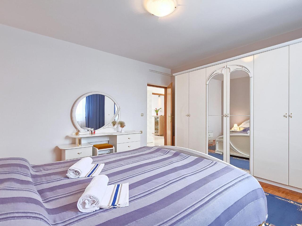 Apartment Noa Пула Екстериор снимка
