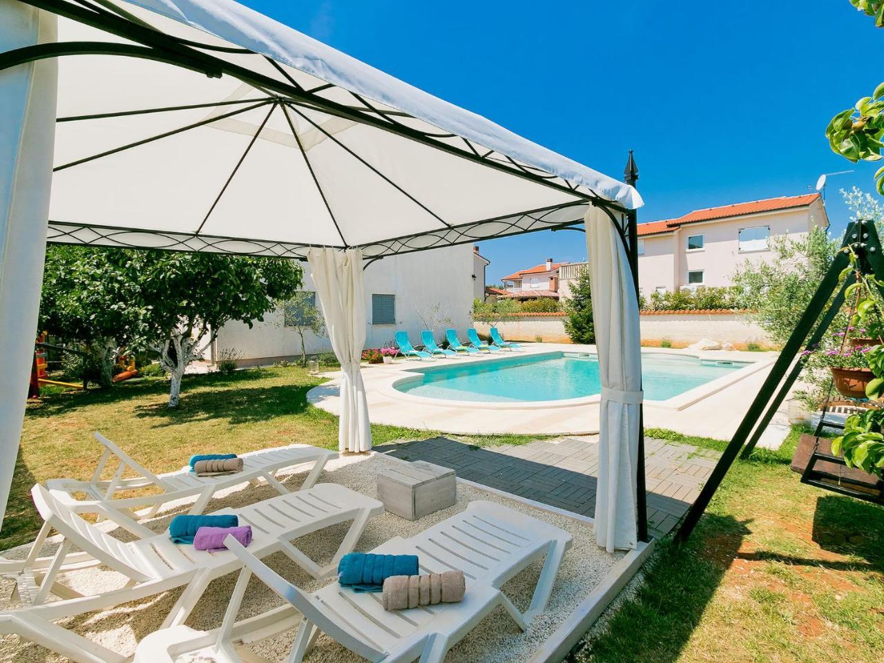 Apartment Noa Пула Екстериор снимка