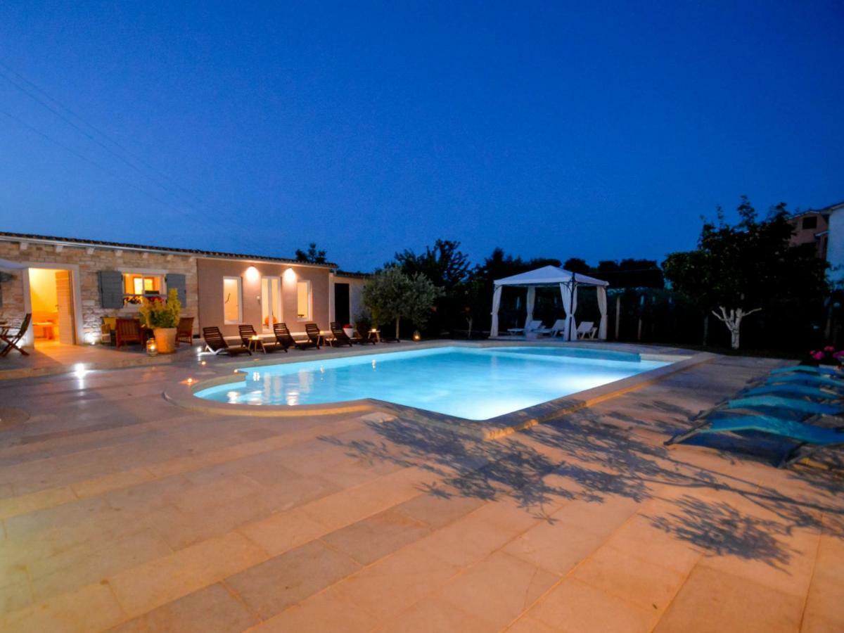 Apartment Noa Пула Екстериор снимка